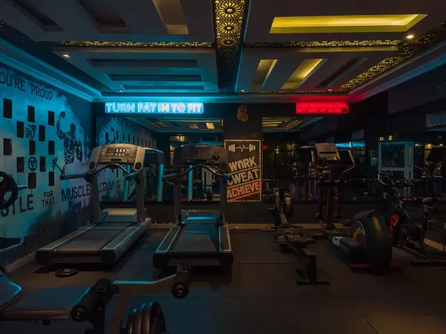Zona de cardio com luz ambiente